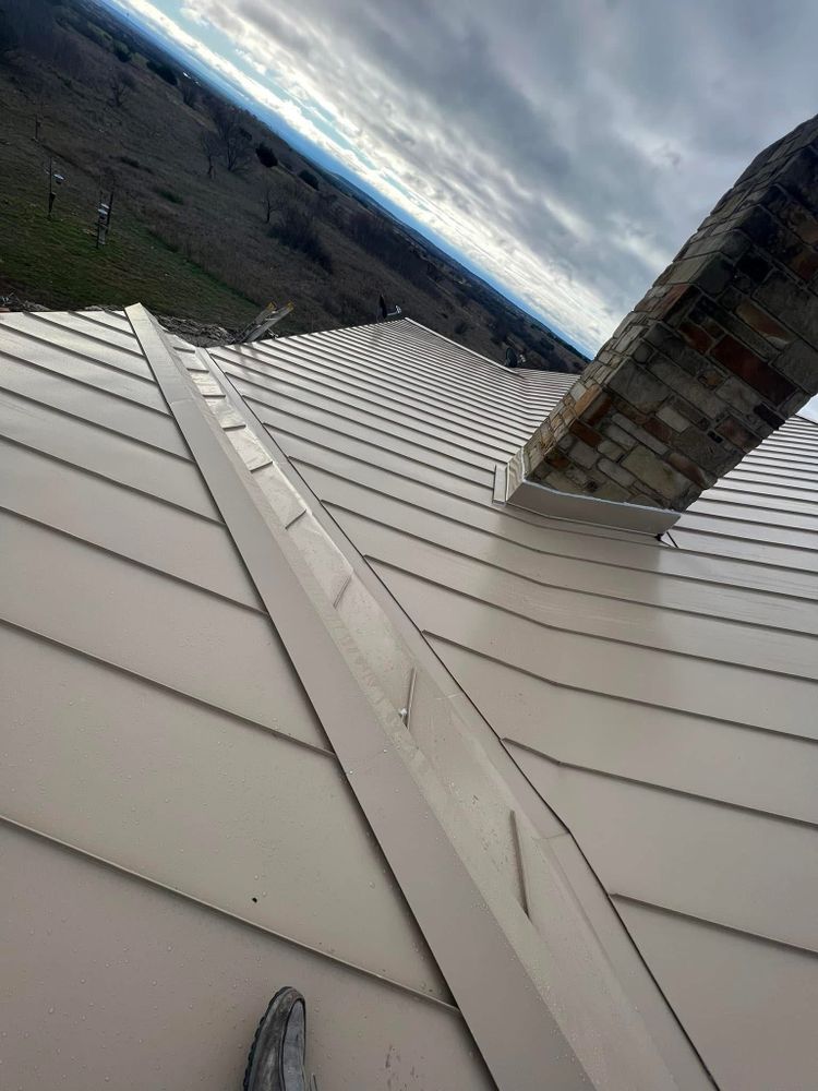 Metal roofs  for Barcenas Roofing & Remodeling in San Saba, TX