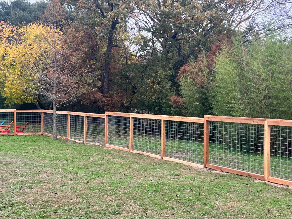 Decorative Wood Fencing  for Pride Of Texas Fence Company in Brookshire, TX