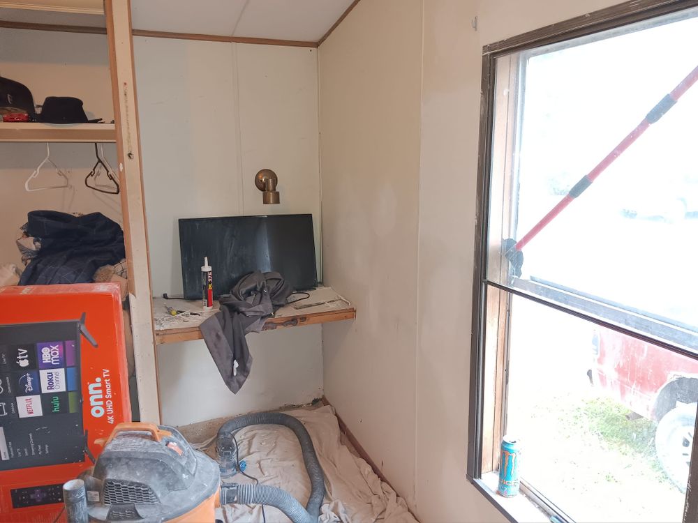 Drywall Patch and Repair for Dead Tree General Contracting in Carbondale, Illinois