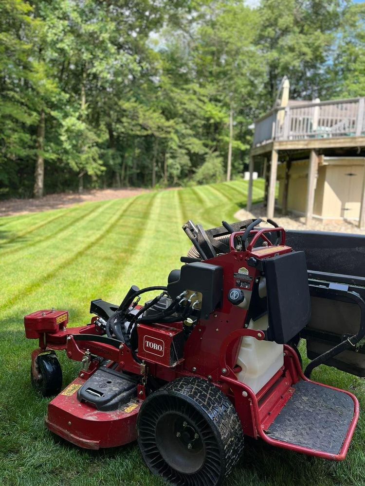 Mowing for Conoy Acres Lawn Service in Elizabethtown, PA