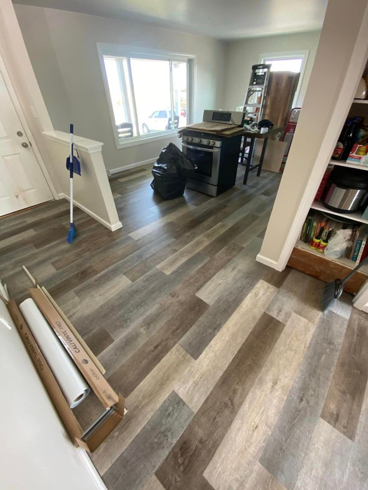 Flooring for Reyna’s Flooring & Trim Carpentry  in Allen PArk, MI