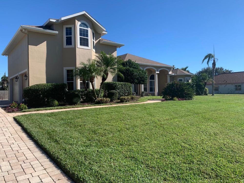 Fall Clean Up for Tolliver’s landscape LLC in Palm Bay, FL