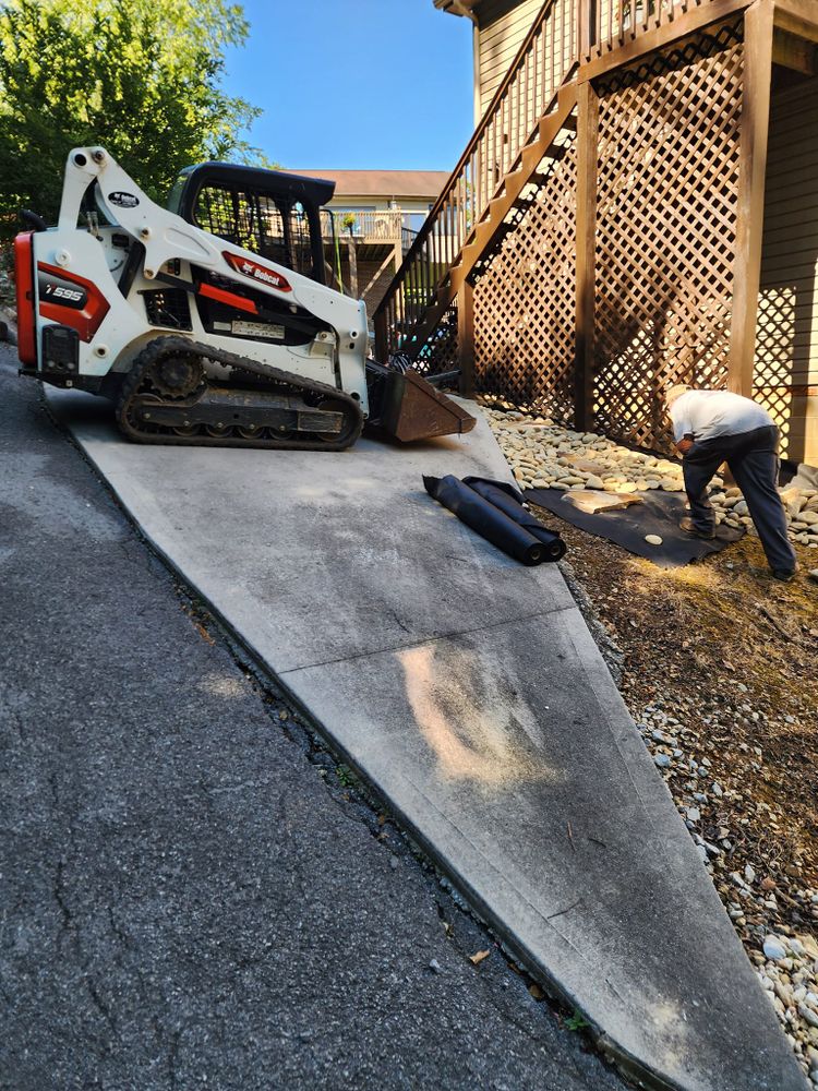 All Photos for Williams Lawn and Land in Sharps Chapel, TN