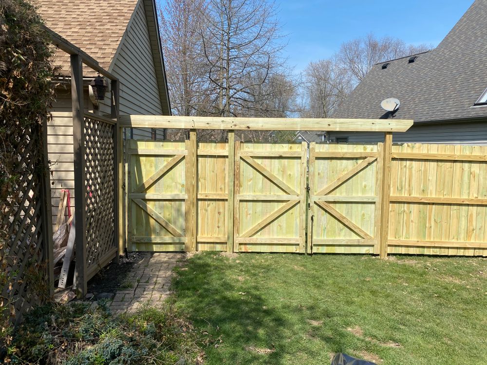 Wood fence for Castle Fence and Deck LLC in Medina, OH