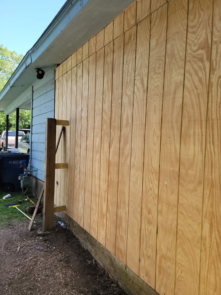 In addition to other painting services, our handyman team offers expert repairs and maintenance to enhance your home's beauty and functionality. Trust us for reliable, high-quality solutions that fit your needs. for Absolute Paint in Kyle, TX