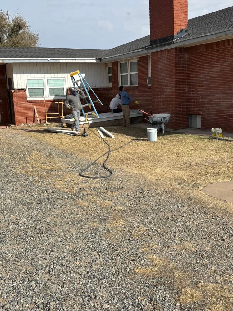 Straight Edge Siding, Fencing & Decks team in Pampa, TX - people or person