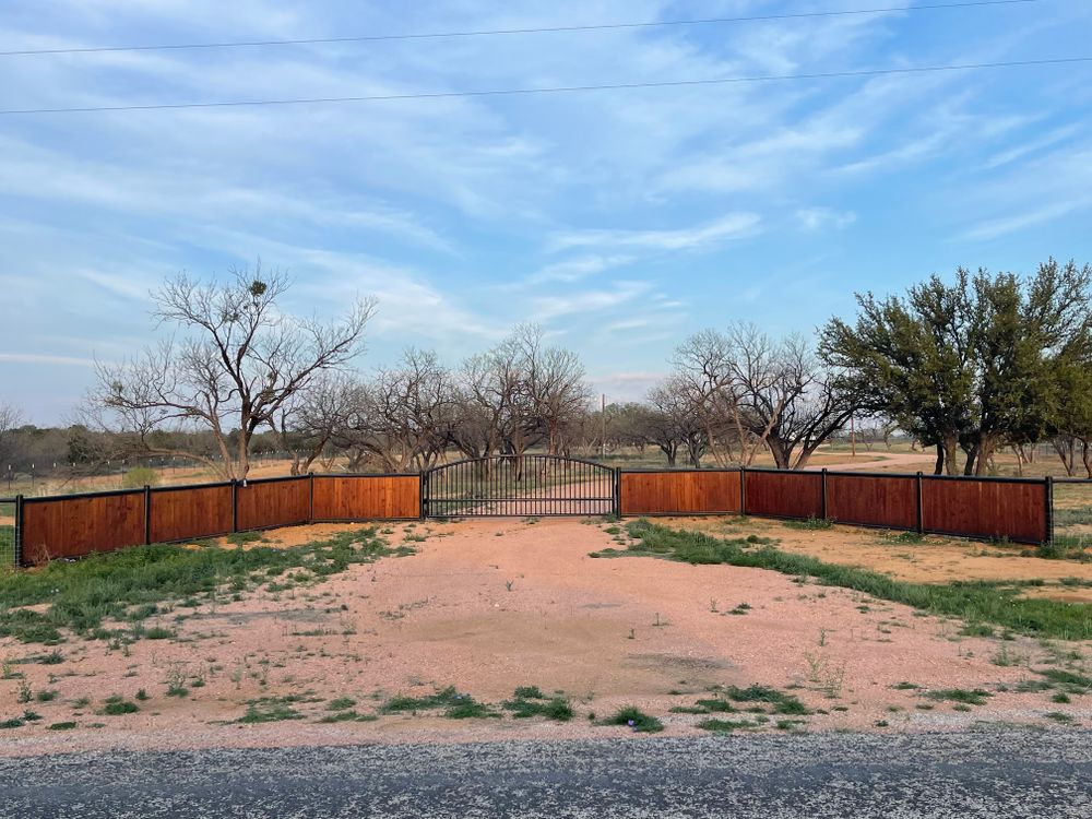 Gate Entrance for 5-7 Fencing & Construction in Madisonville, TX