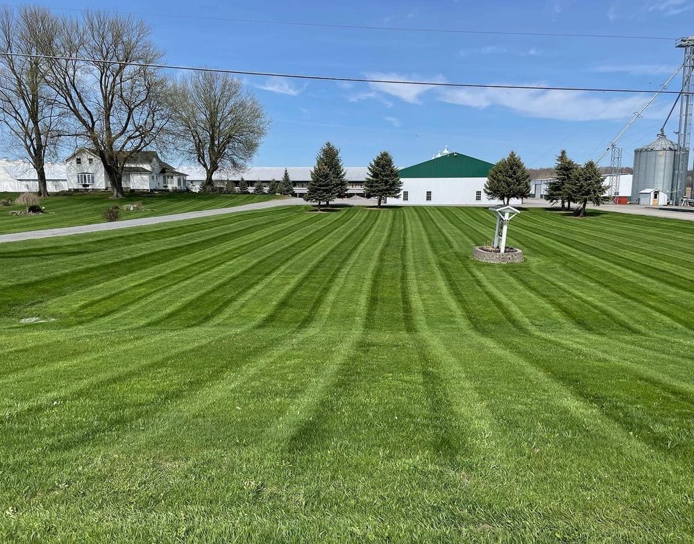 Lawn Care for Roes Lawncare LLC in Lowville, NY