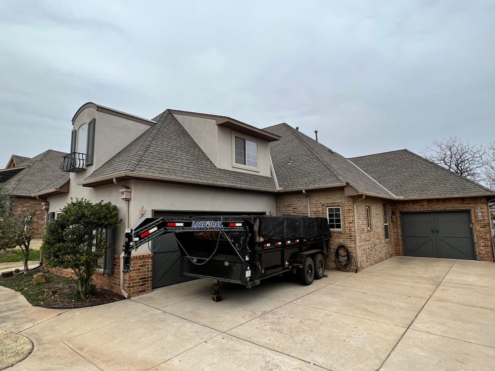 Roofing for Clutch Roofing & Construction in Mustang, OK