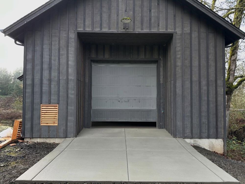 Outdoor Pavements for Olmedo Bros Concrete LLC in McMinnville, OR