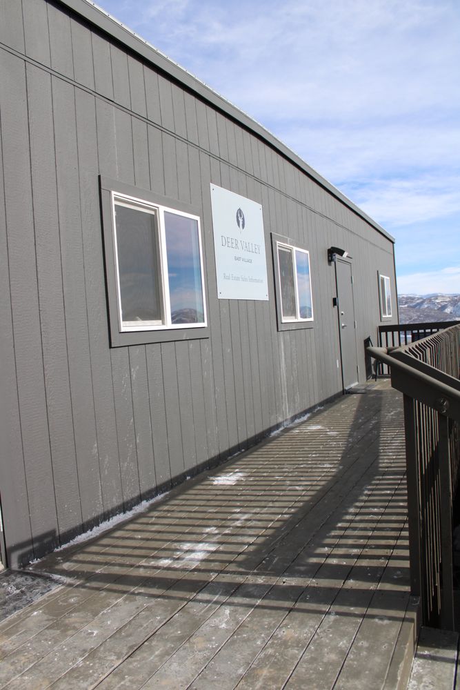 Modular Trailers for Gold Label Construction in Salt Lake County, UT