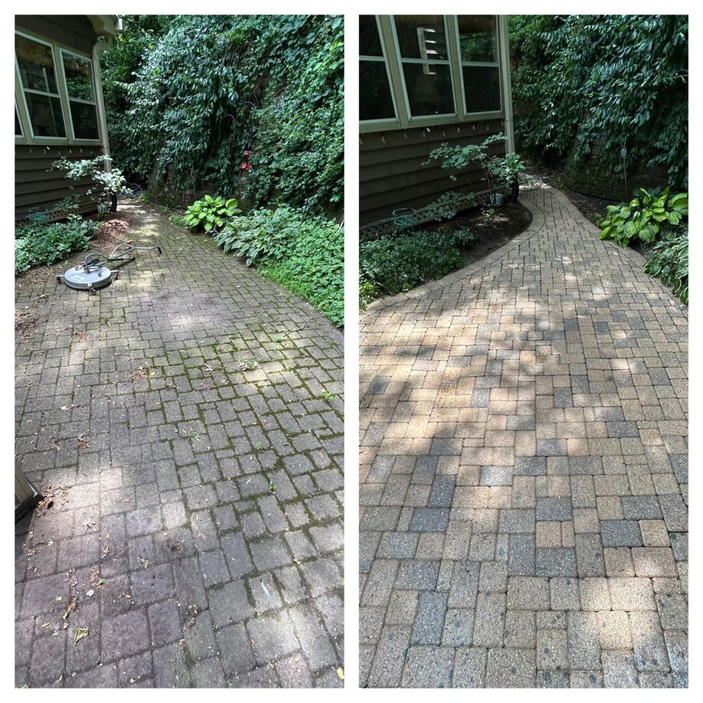 Home Softwash for J&J Power Washing and Gutter Cleaning in Sycamore, IL