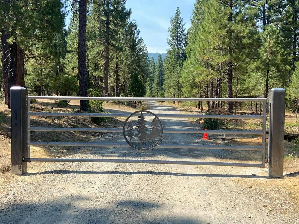 We offer custom fabrication that include, but are not limited to hand railings, gates, overhead entrances, pergolas and more for JLH Weldworks in Sacramento, CA