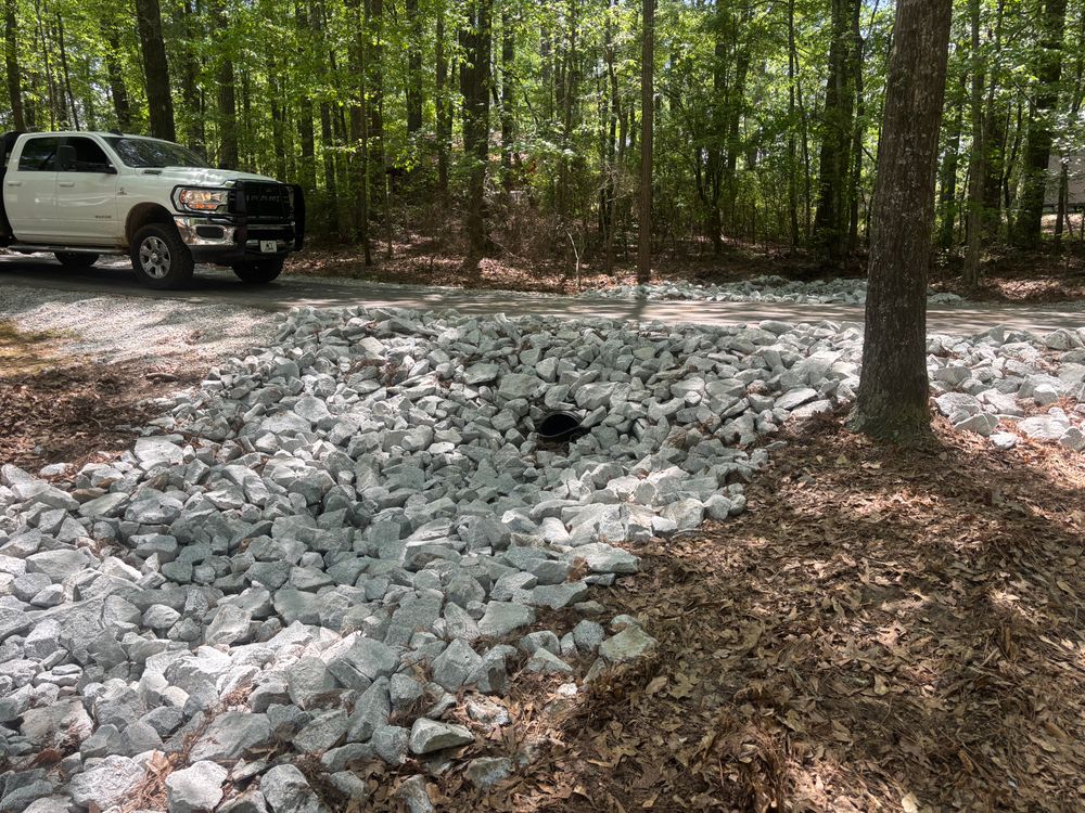 Dirtwork for J&J Hauling and Outdoor LLC  in Fayetteville, GA
