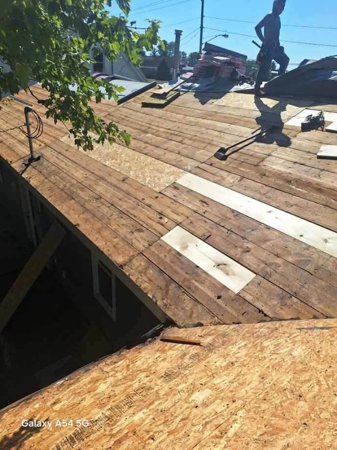 Our roof replacement services ensure a durable, high-quality new roof for your home, enhancing safety and aesthetic appeal while providing protection against the elements. Trust our expert team for reliable results. for Flat Roof Systems - Construction Specialists in Findlay, OH