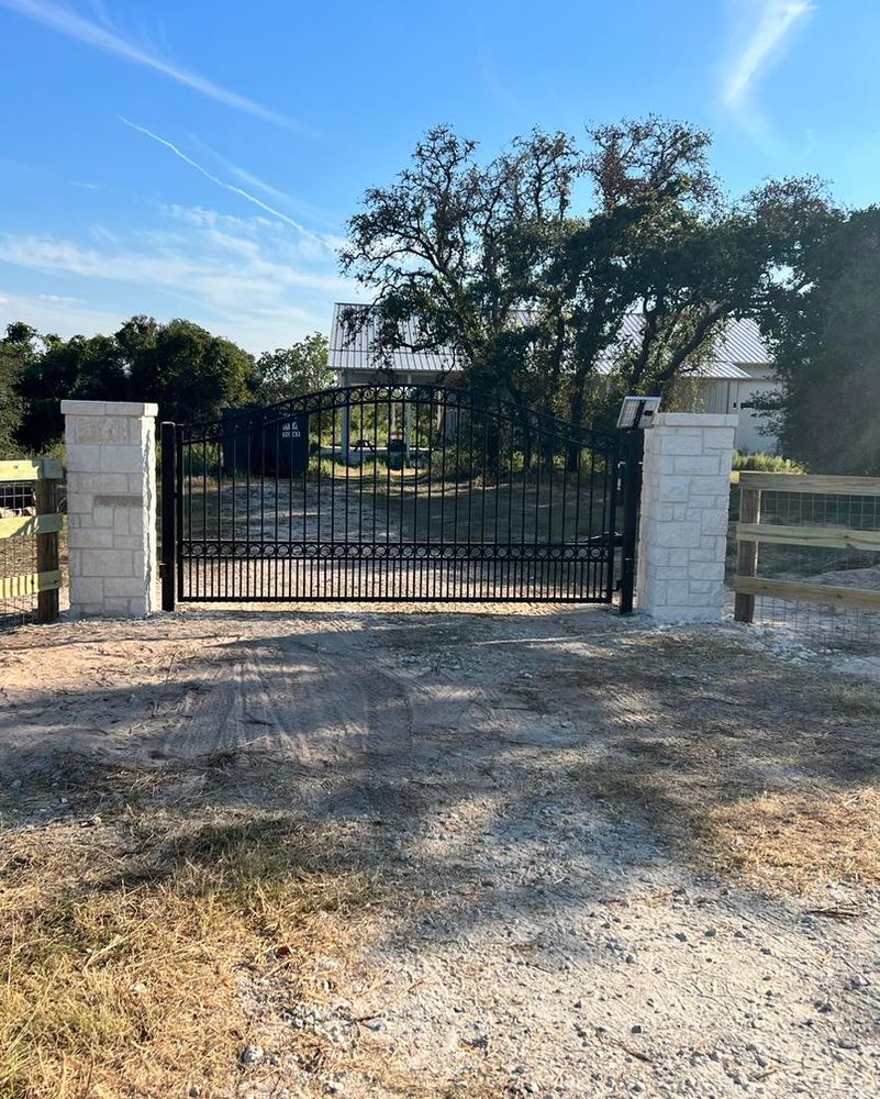 Gates for Pride Of Texas Fence Company in Brookshire, TX