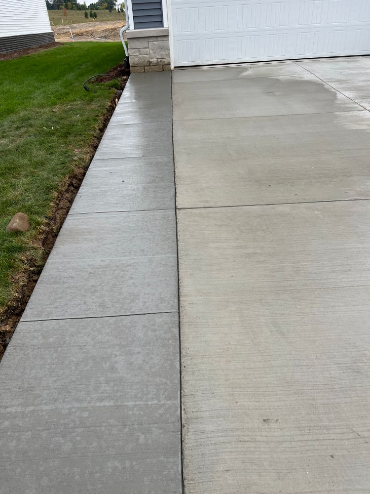 Driveway ribbons/ Add Ons for Ibarra Concrete Services LLC in Detroit, MI