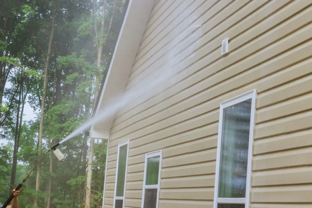 Our Building Power Washing service utilizes high-pressure water to effectively clean exterior walls, driveways, decks, roofs, walkways, fences. Restore your home's appearance with our thorough cleaning solutions. for Nice and Easy Cleaning in St. Petersburg, FL