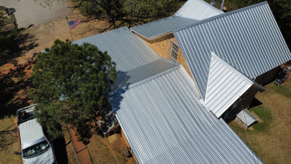 Metal roofs  for Barcenas Roofing & Remodeling in San Saba, TX
