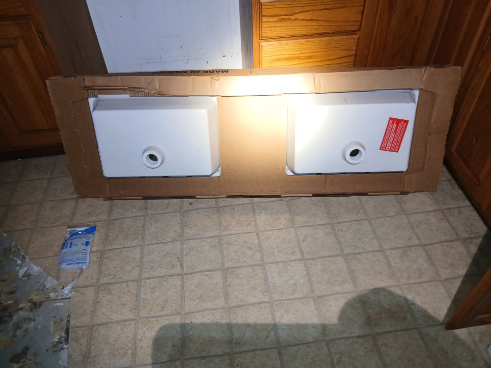 Makanda master and full bath for Dead Tree General Contracting in Carbondale, Illinois