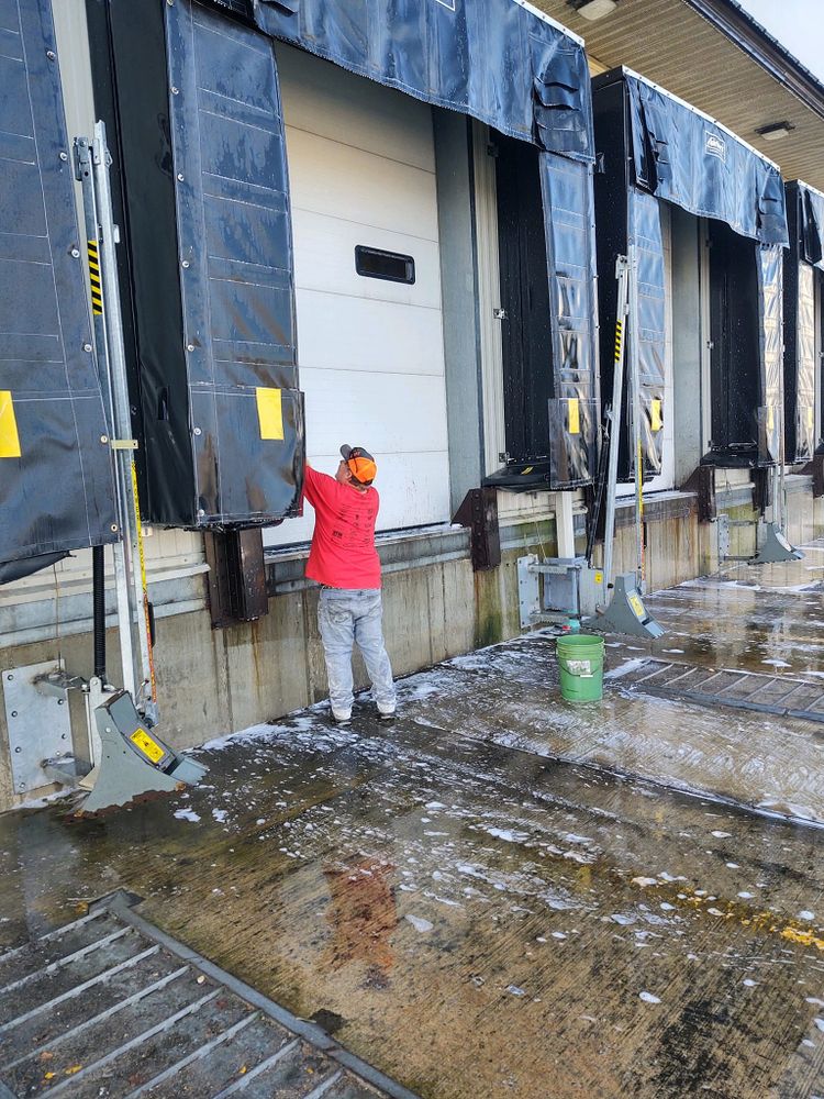 Pressure Washing for D & E Power Washing in Mt Pleasanr, MI