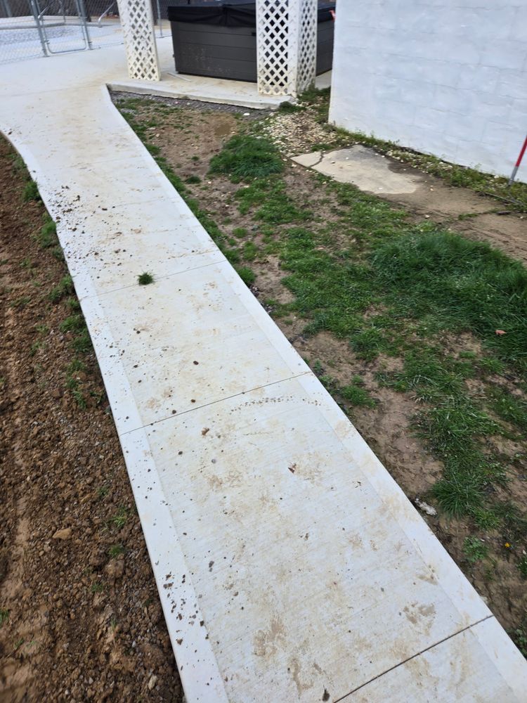 All Photos for Lafollette Mulch, Stone and Lawn Care in La Follette, TN