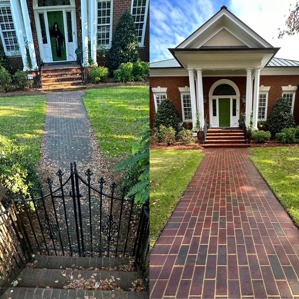 A clean driveway and sidewalk set the impression for your home. We'll remove algae and dirt buildup and leave your driveway better looking than it ever before. for Palmetto Pride Softwash in Lexington, SC