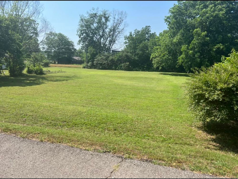 All Photos for Sandoval Lawn Care in Muldrow, OK