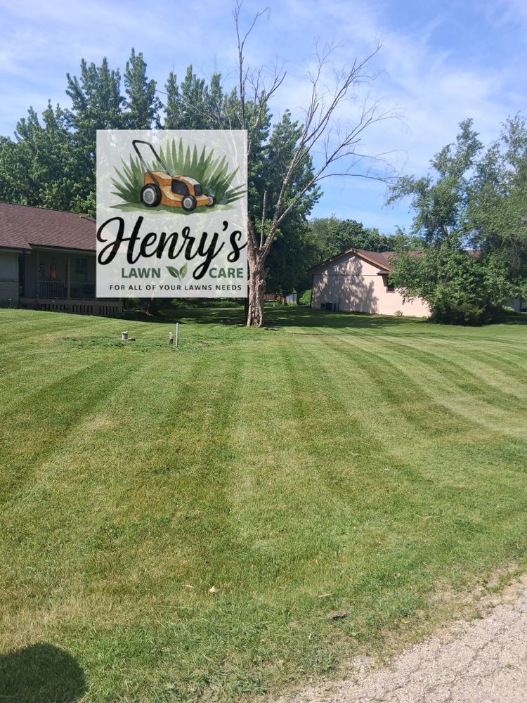 All Photos for Henry's Lawn Care in Rockford, IL