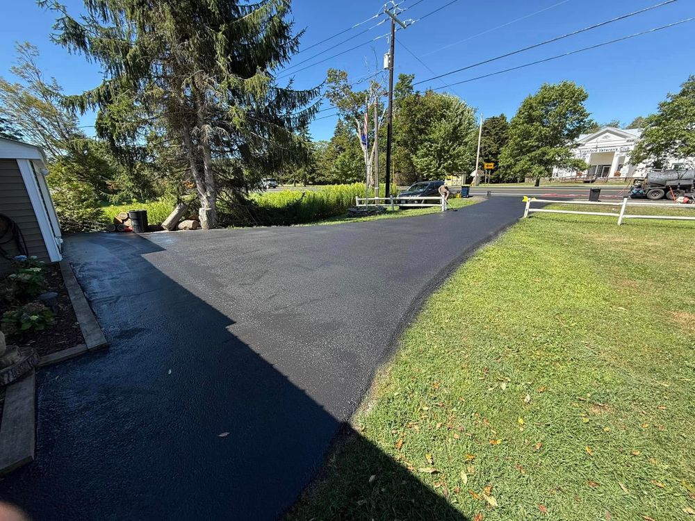 Asphalt for Dibbles Asphalt Maintenance in Westernville, NY