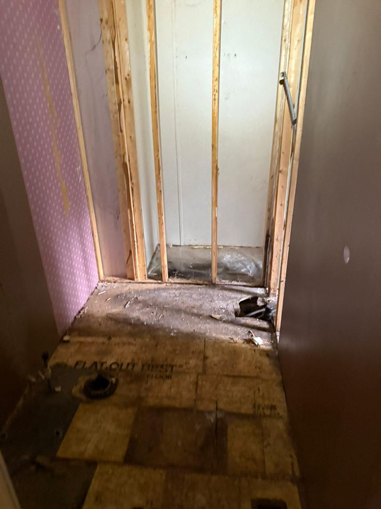 All Photos for Momos Construction in Piney Flats, TN