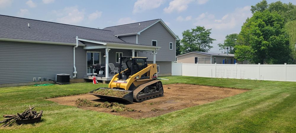 All Photos for Admiring Landscapes in Lancaster, OH