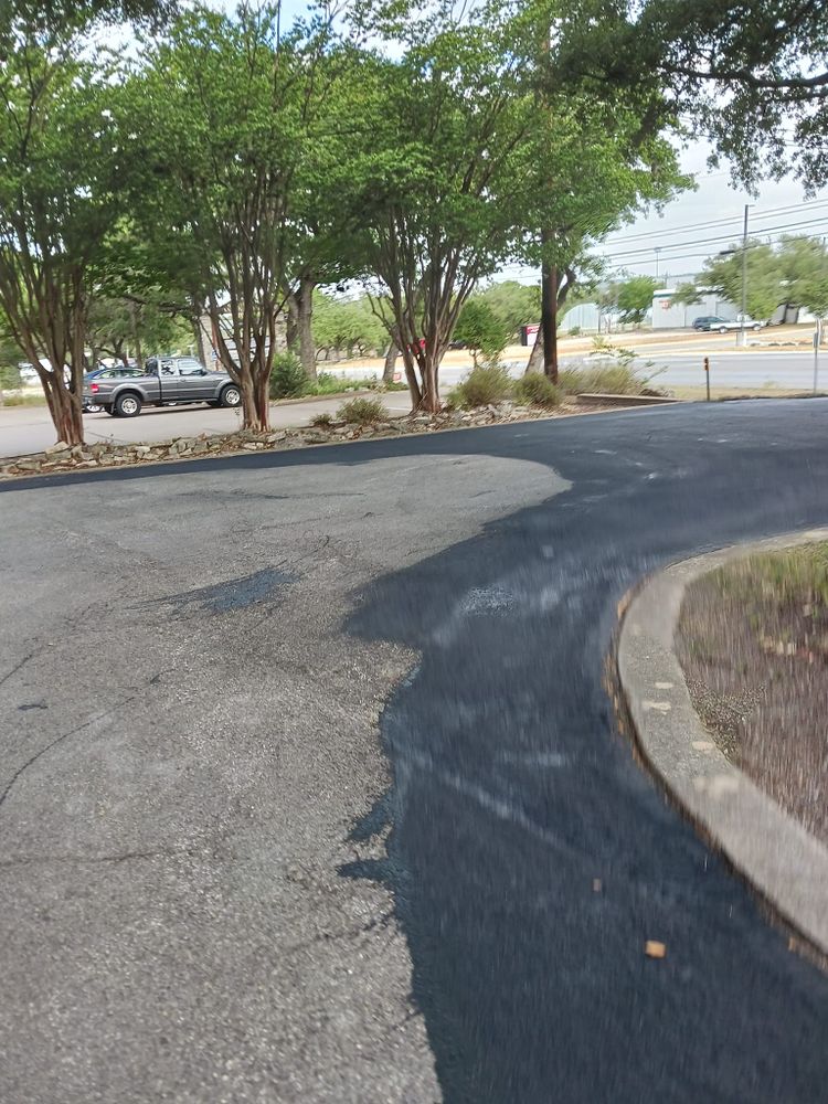 Asphalt and Paving for CAM Paving & Construction in Kendalia, TX