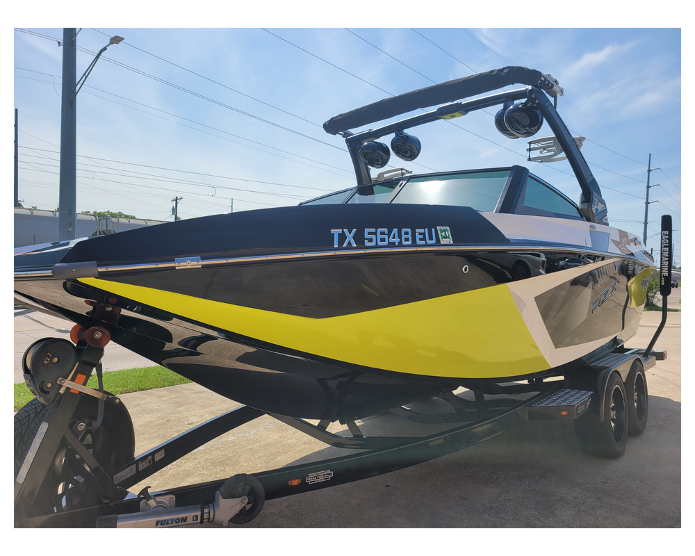 Boat Exteriors for L'Finesse Auto/Boat Details in Dallas, TX