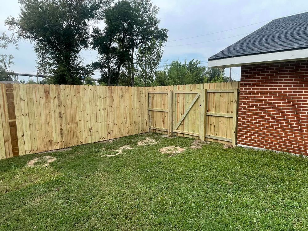 Fences for Falcon Fence Co. in Longville, LA