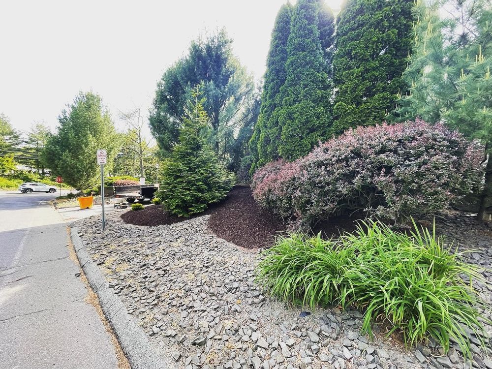 Landscaping for Hennessey Landscaping LLC in Oxford,  CT 