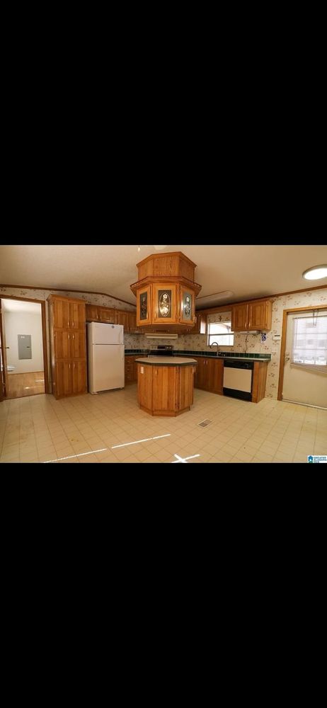 Lawn Maintenance for Chris' Lawn Care and Remodeling in Anniston, AL