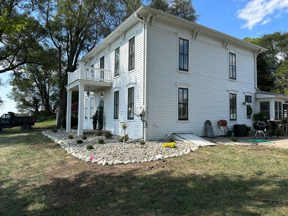 Landscaping for Thomas' Lawn Care in Maryville, MO