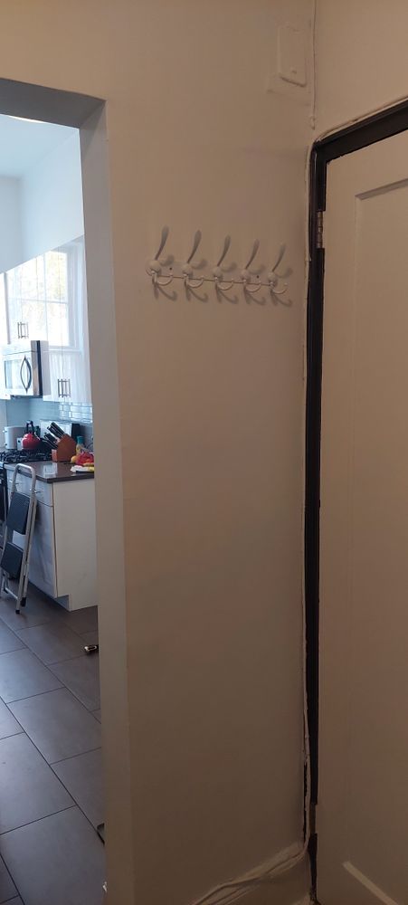 General mounting for Damon Handyman in Manhattan, NY