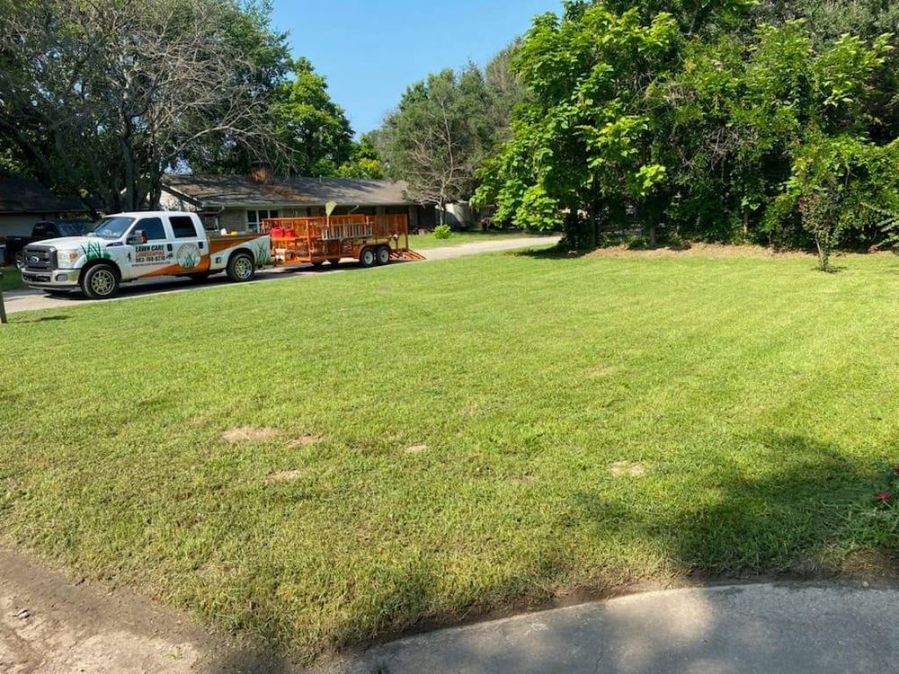 Lawn Care for Wilson's Yard Work, LLC in Tyler, TX