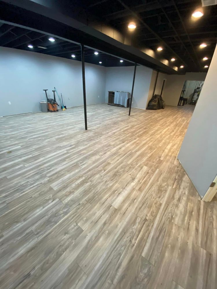 Flooring for Reyna’s Flooring & Trim Carpentry  in Allen PArk, MI