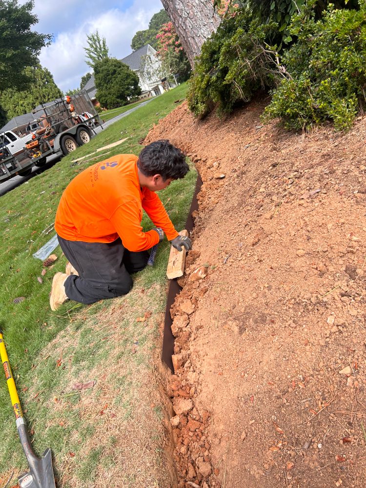 Fall Clean Up for Two Brothers Landscaping in Atlanta, Georgia