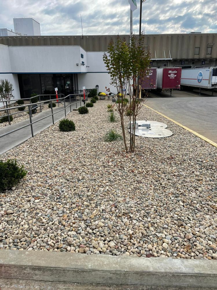 Landscaping for Bailey’s Lawn Care & Dirt Service in Murray, KY