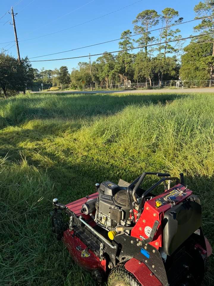 Gulf-Tex Lawn Care team in Baytown, TX - people or person