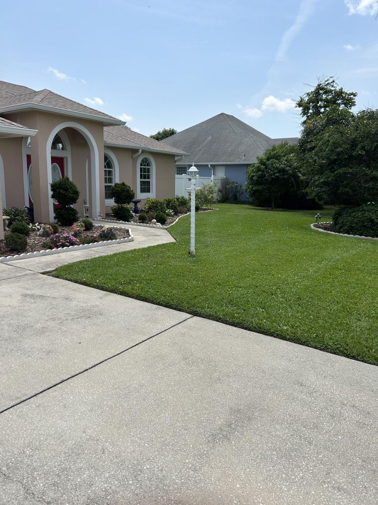 All Photos for Estrada All Pro Lawn Service in Auburndale, Florida