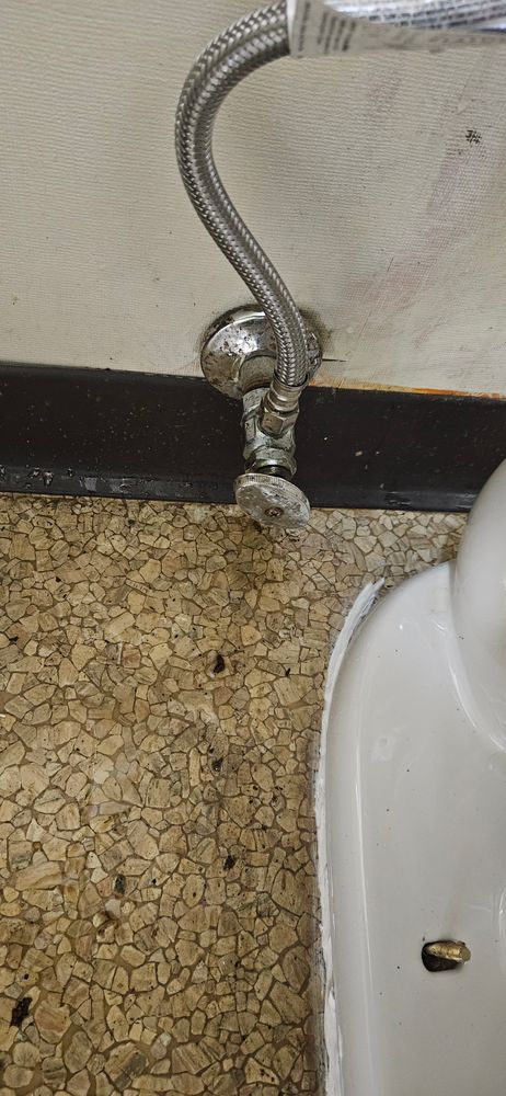 bathroom maintenance for Mid-Mountain Maintenance in Bonney Lake, WA