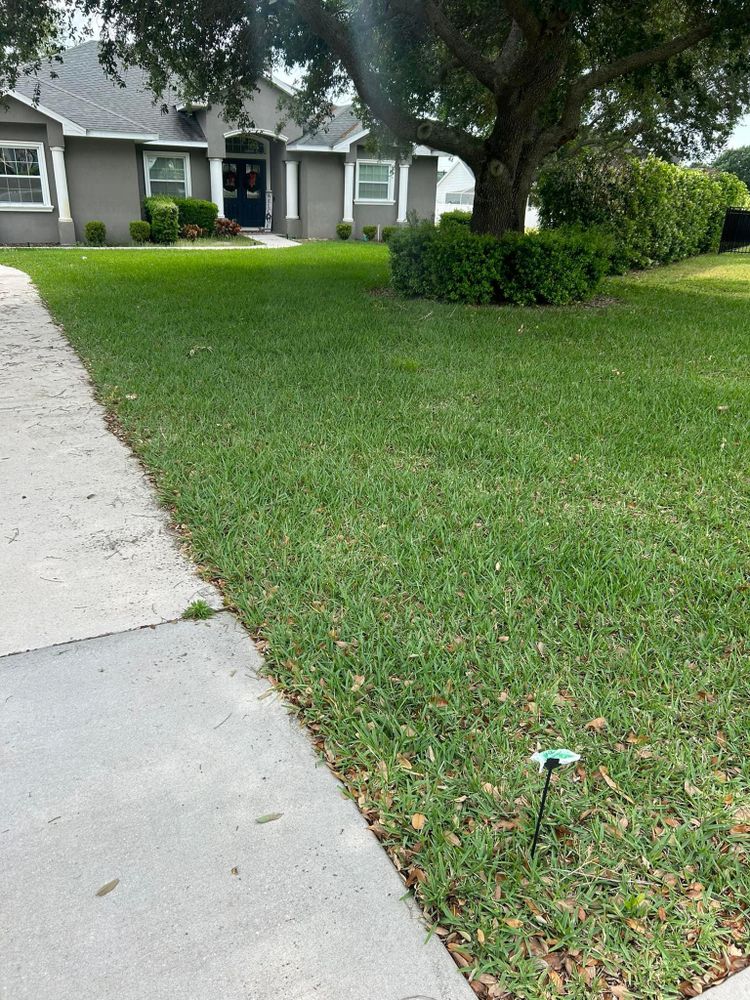 All Photos for Estrada All Pro Lawn Service in Auburndale, Florida