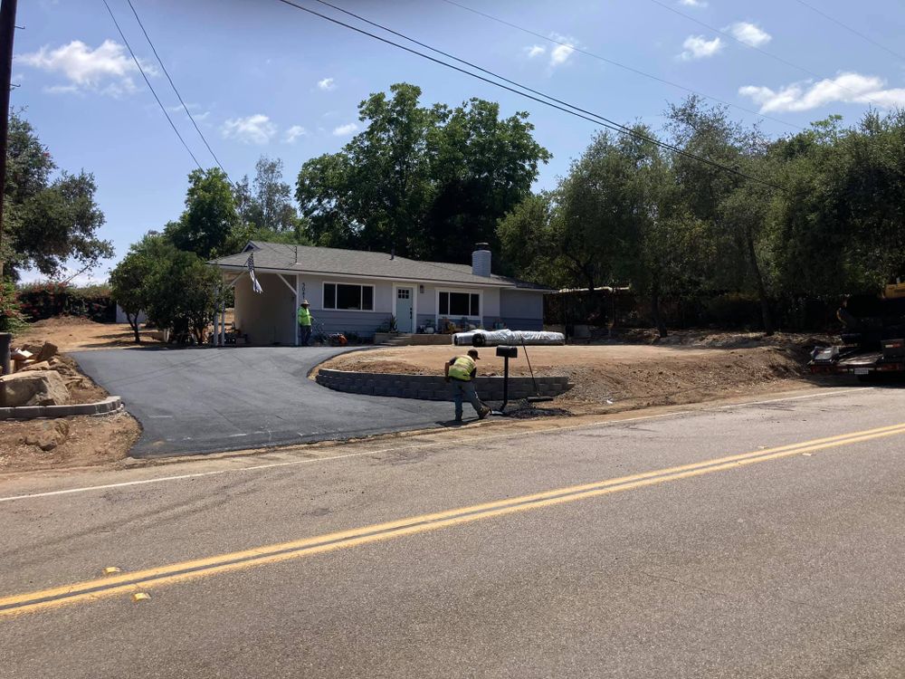 Residential Driveways for Fallbrook Asphalt Company in Fallbrook, CA