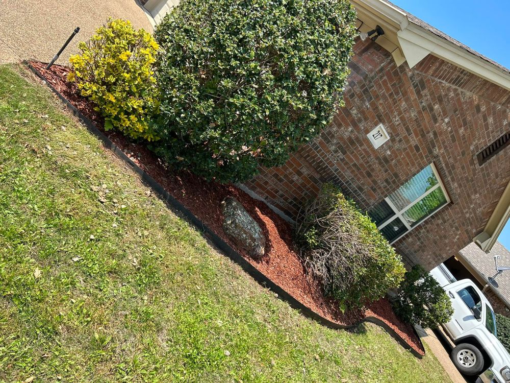 Landscaping for Juniors Lawn Service in Waxahachie, TX