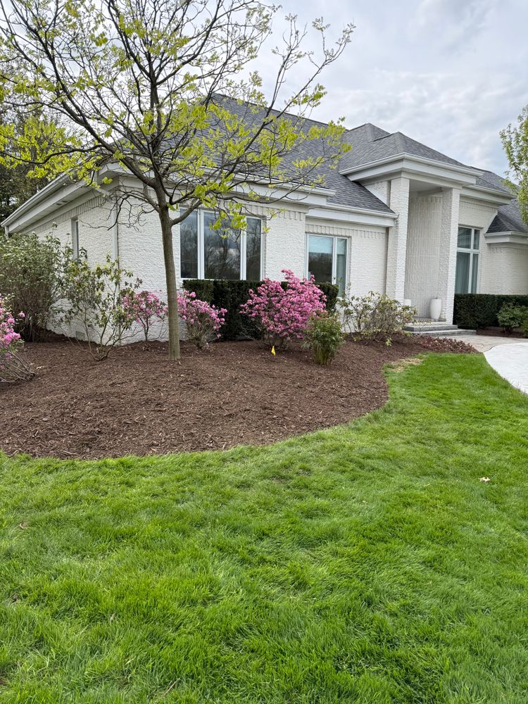 All Photos for Mulch & Dig in West Bloomfield Township, MI